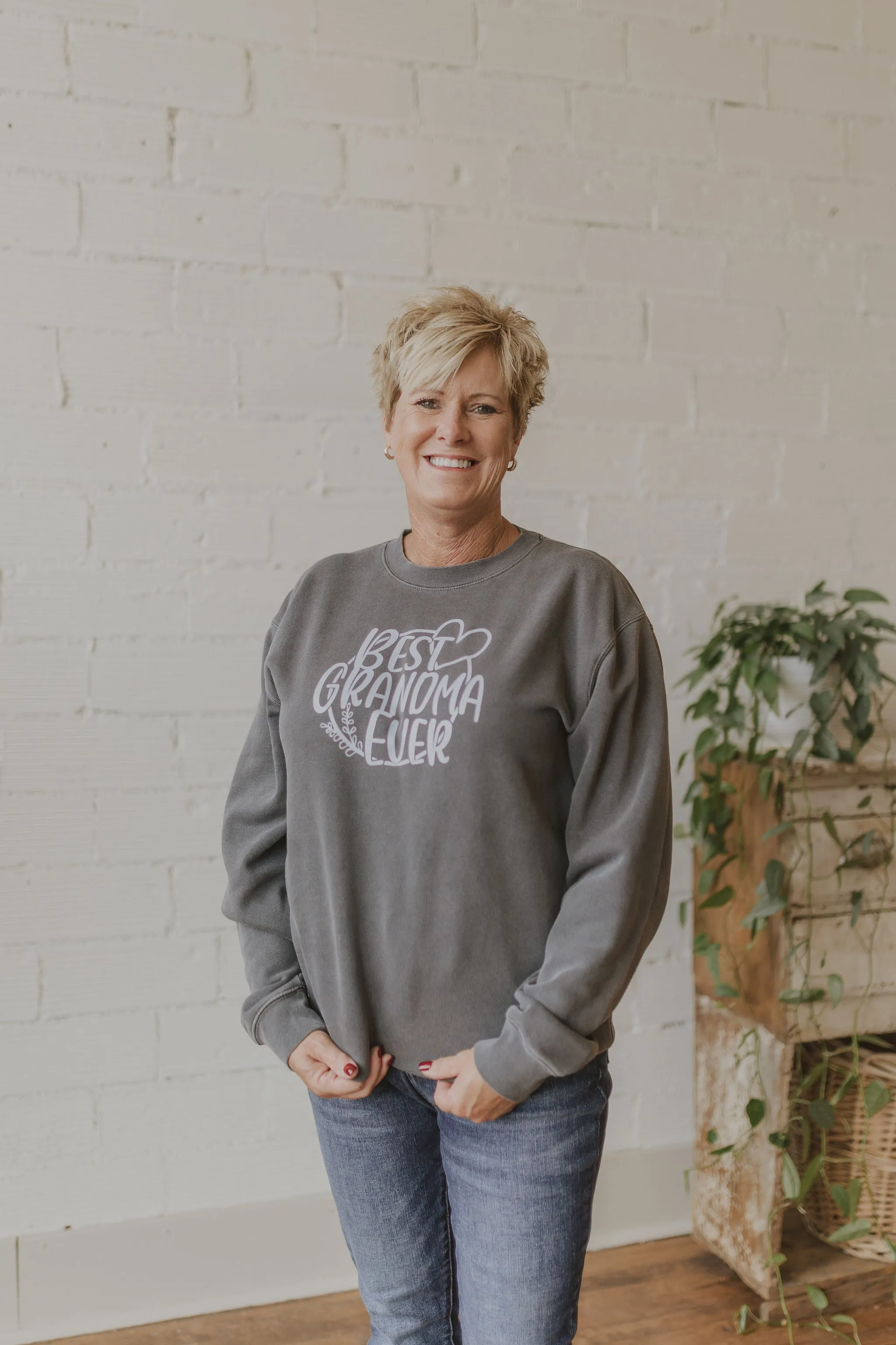 BEST GRANDMA EVER CREW NECK SWEATSHIRT