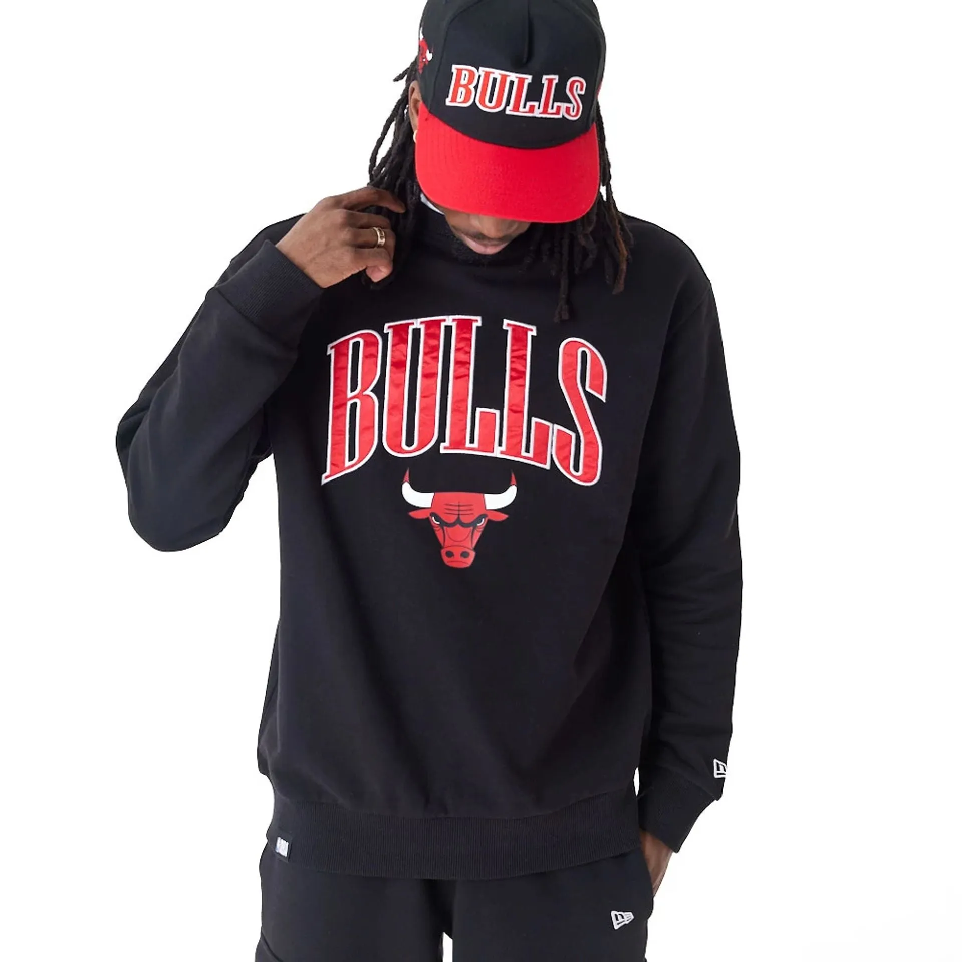 Chicago Bulls NBA Arch Graphic Black Oversized Crew Neck Sweatshirt