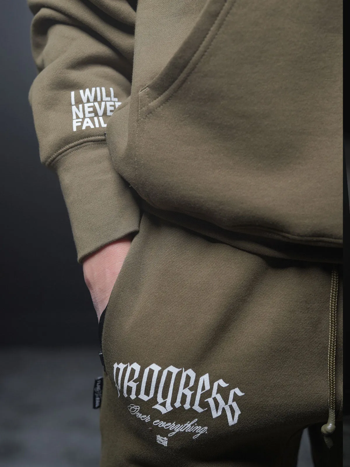 PROGRESS ZIP-UP-OLIVE